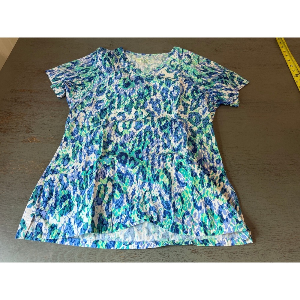 Bring It On BIO Scrub Top Womens Small Blue Green Animal Print Medical V-Neck